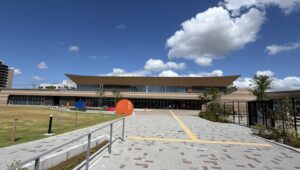市原市八幡総合市民センター「やわたパレット」の全景。笑って健康講座の会場。